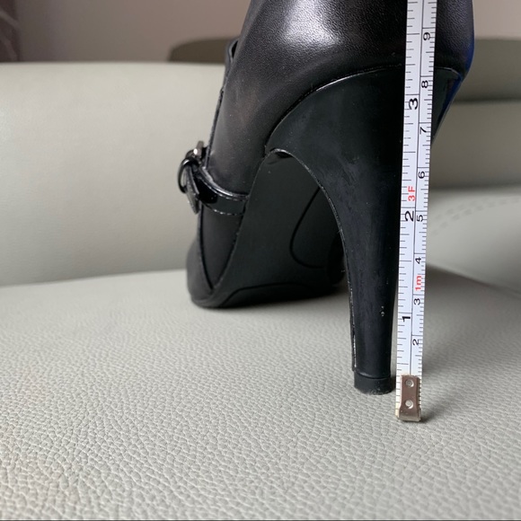 Worn twice NINE WEST leather heels - Picture 11 of 13